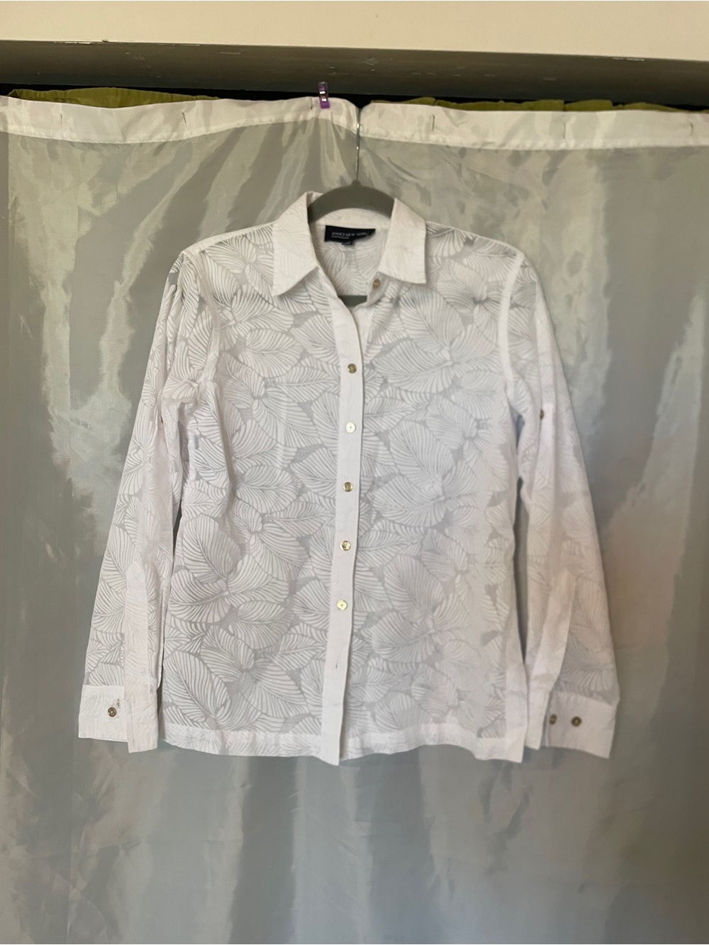 Jones New York White Leaf-Print Button Front Shirt